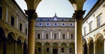 Палаццо Медичи-Риккарди во Флоренции – его знаменитые владельцы и удивительные экспонаты Предлагаем неплохие варианты отелей во Флоренции